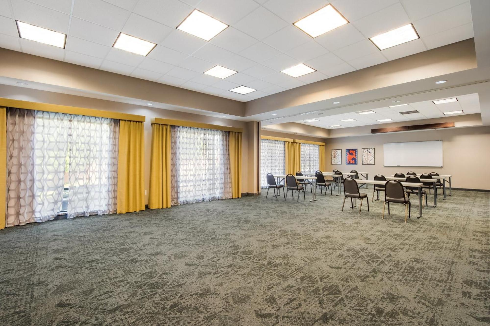 Holiday Inn Express & Suites Lexington By Ihg Zewnętrze zdjęcie