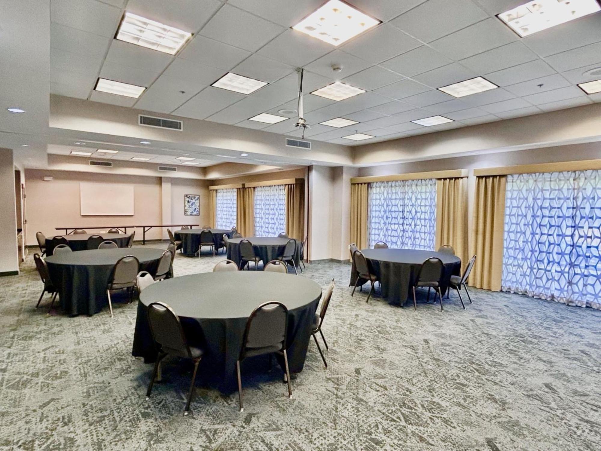 Holiday Inn Express & Suites Lexington By Ihg Zewnętrze zdjęcie